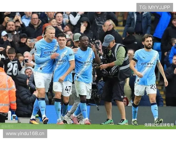 B费与福登:效率与战术角色对比分析 B费与福登:效率与战术角色对比分析