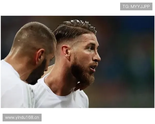 拉莫斯右后卫转顶级中卫的转型轨迹解析